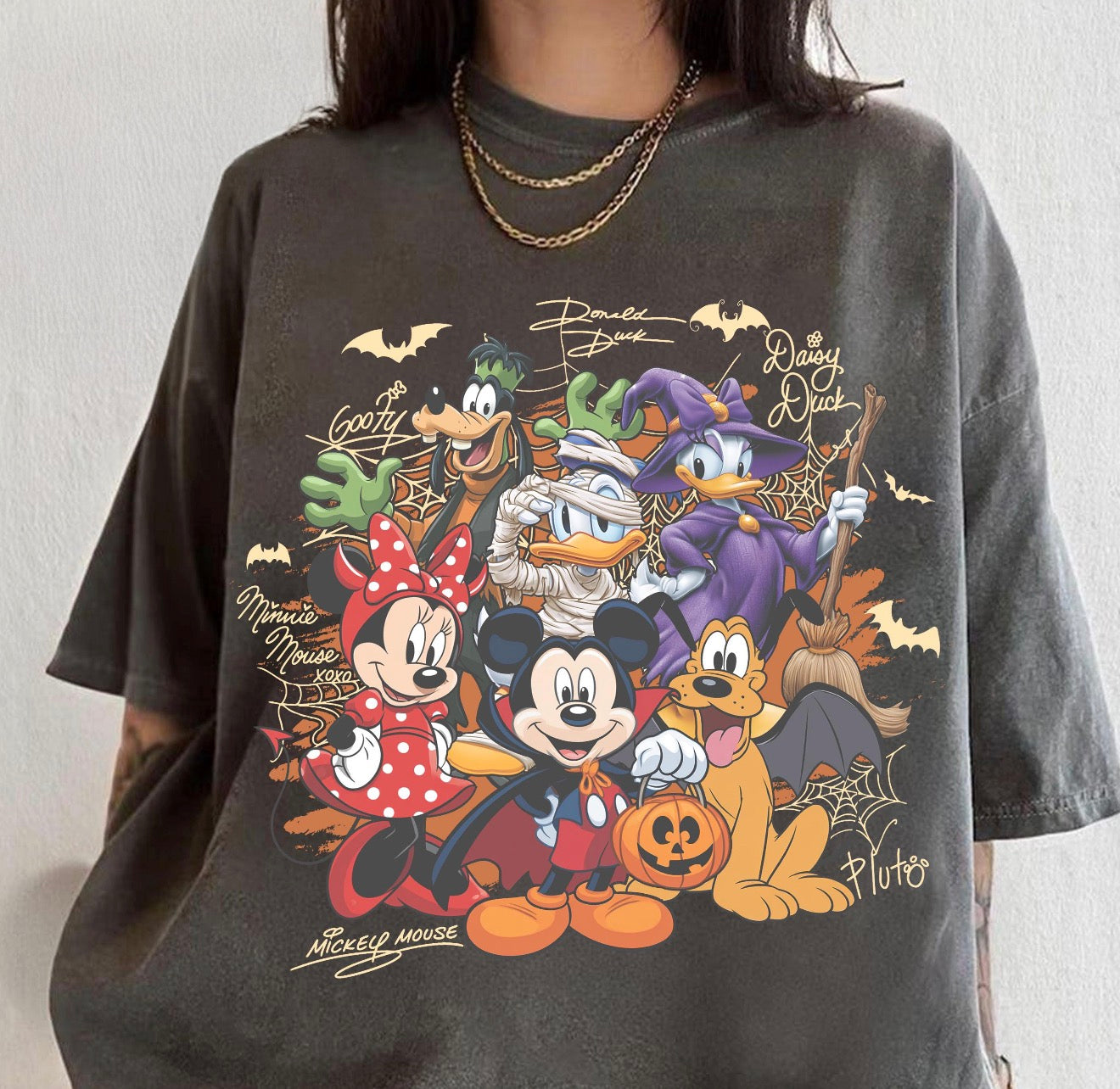 Spooky magic family graphic t-shirt