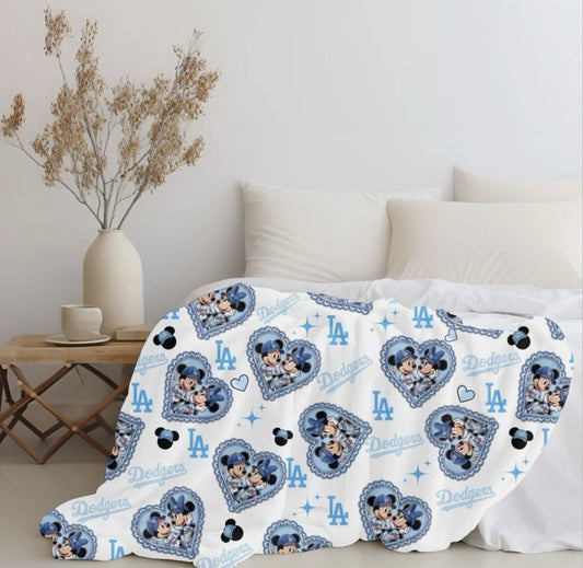 Dodg3r couple blanket