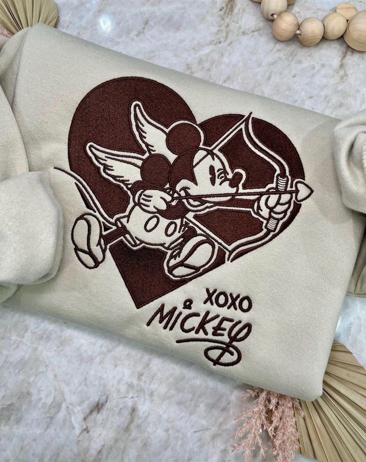 Xoxo heart adult crewneck
