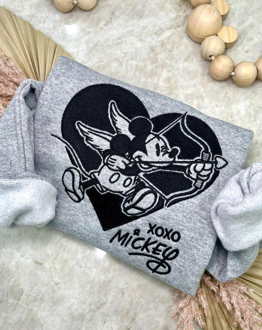 Xoxo heart adult crewneck