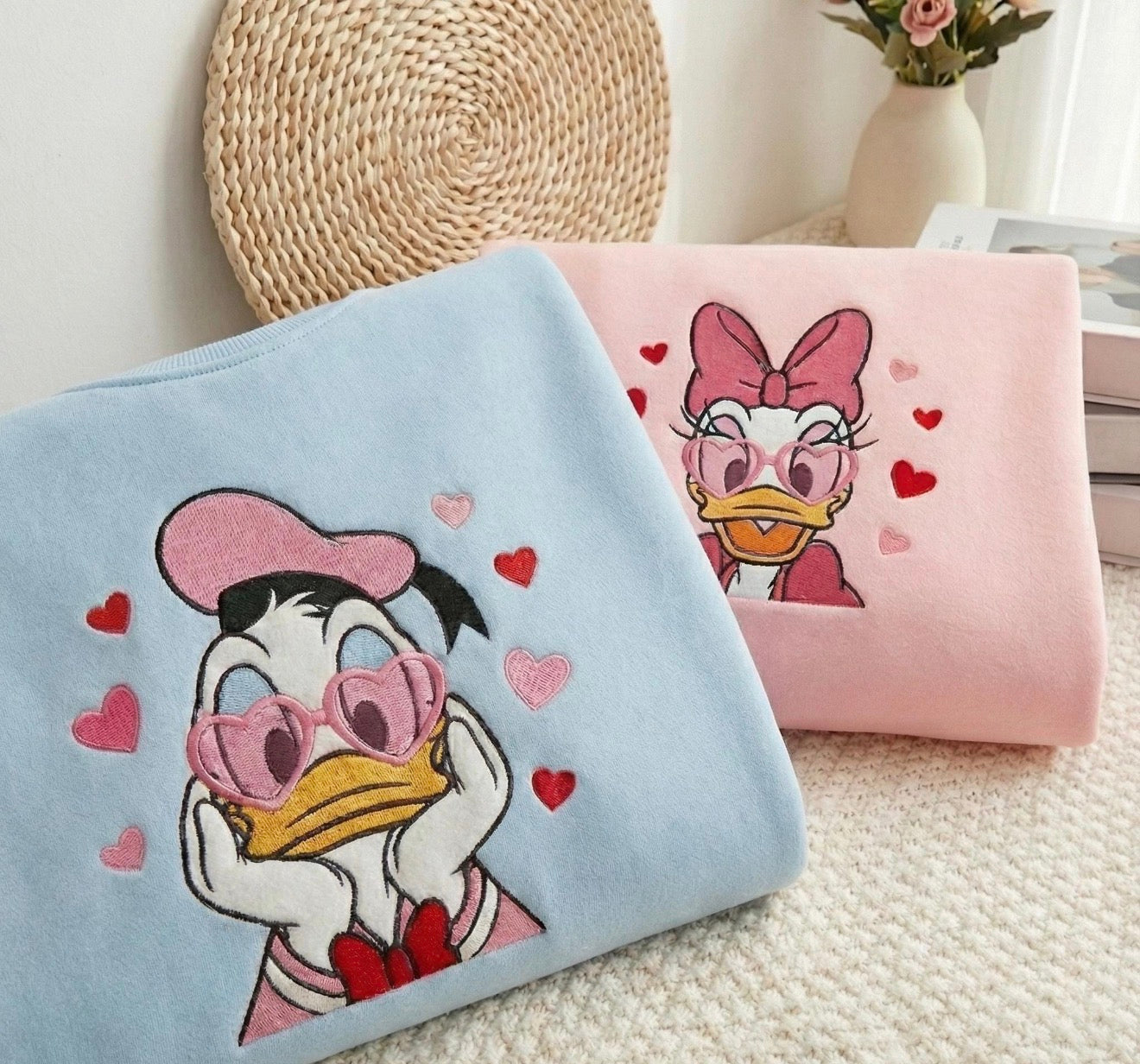 Valentines daisy adult crewneck